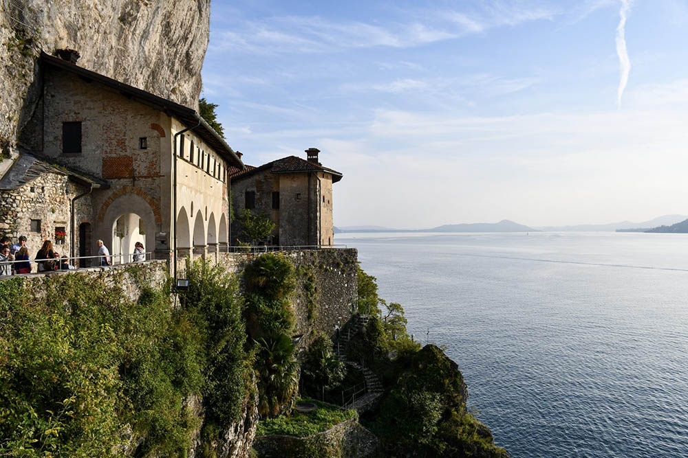 Come arrivare all'Eremo di Santa Caterina del Sasso